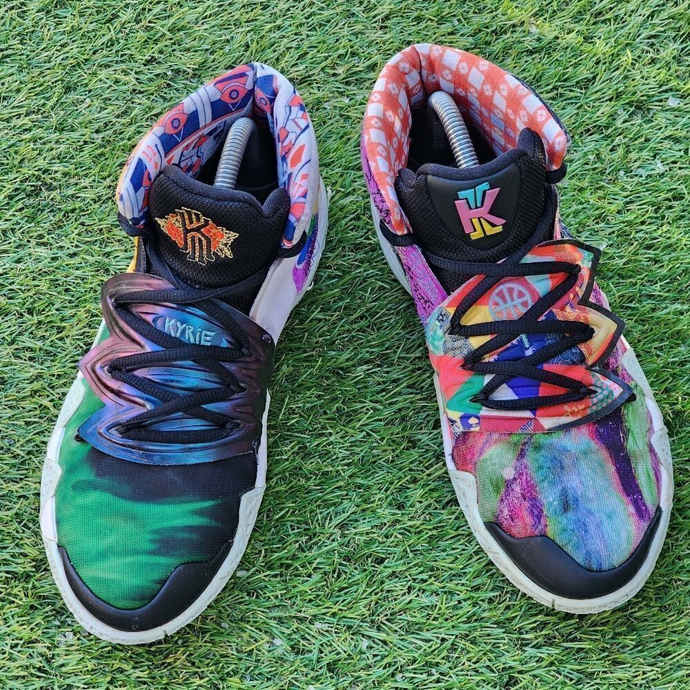 NIKE KYRIE - Kids Sneakers - SIZE 7Y - Picture 2 of 10